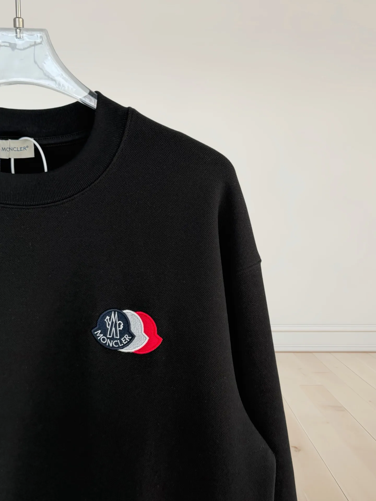 🔥🔥P135 [ Quality] Moner New Arrival T 。 ， Moner ， ， Same Style。 𝐂𝐎𝐋𝐎𝐔𝐑：White /Black 𝐒𝐈𝐙𝐄：S-XL ： S： 55- 55- 69- 69 M： 57- 57- 71- 71 L： 59- 59- 73- 73 XL： 61- 61- 75- 75 S